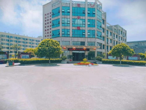 長(zhǎng)沙經(jīng)貿(mào)職業(yè)中專學(xué)校簡(jiǎn)介美麗校園